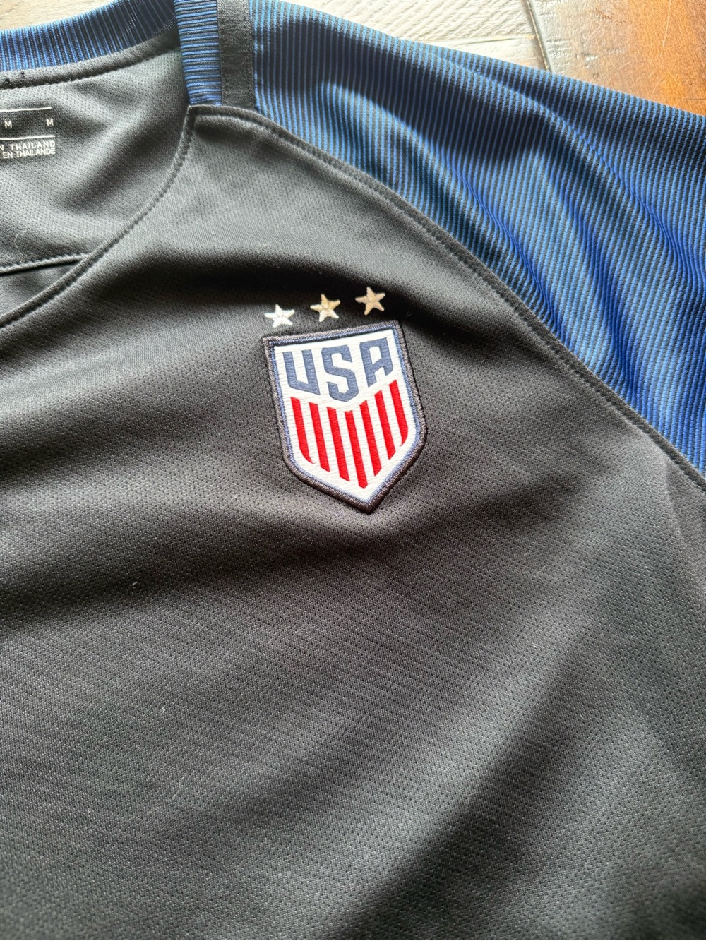 Nike USA Soccer Jersey - Black with Red & Navy Sleeves 2016 away - Picture 2 of 4